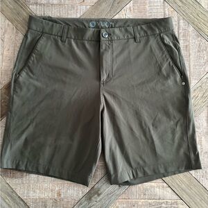 Vuori Green Flat Front Shorts Lightweight Casual